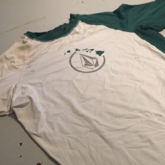 Volcom rash guard - Picture 2 of 2